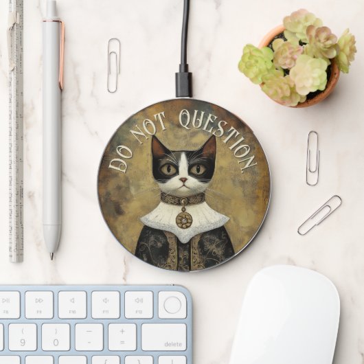 Regal Medieval Tuxedo Cat Rules Wireless Charger (Desk)