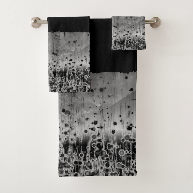 Regal Silver Abstract Circles on Black Bath Towel Set (Insitu)