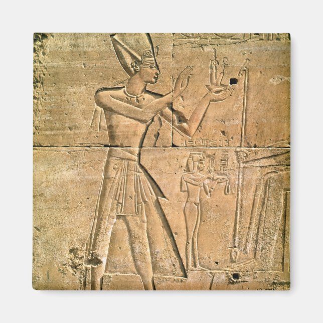 Relief depicting Tuthmosis III  making an Magnet (Front)