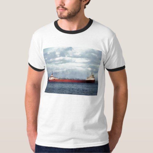 Remember the Crew of the Edmund Fitzgerald T_Shirt