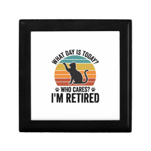 Retired Cat Vintage Sunset Funny Quote T-Shirt Des Gift Box