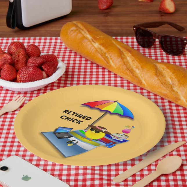 Retired Chick, colorful and cute, Paper Plates (Picnic)