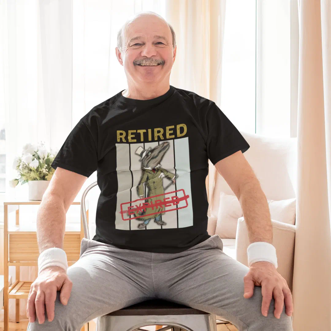 Retired Not Expired | Funny Dad Retirement Gifts T-Shirt (Retired Not Expired | Funny Dad Retirement Gifts T-Shirt)