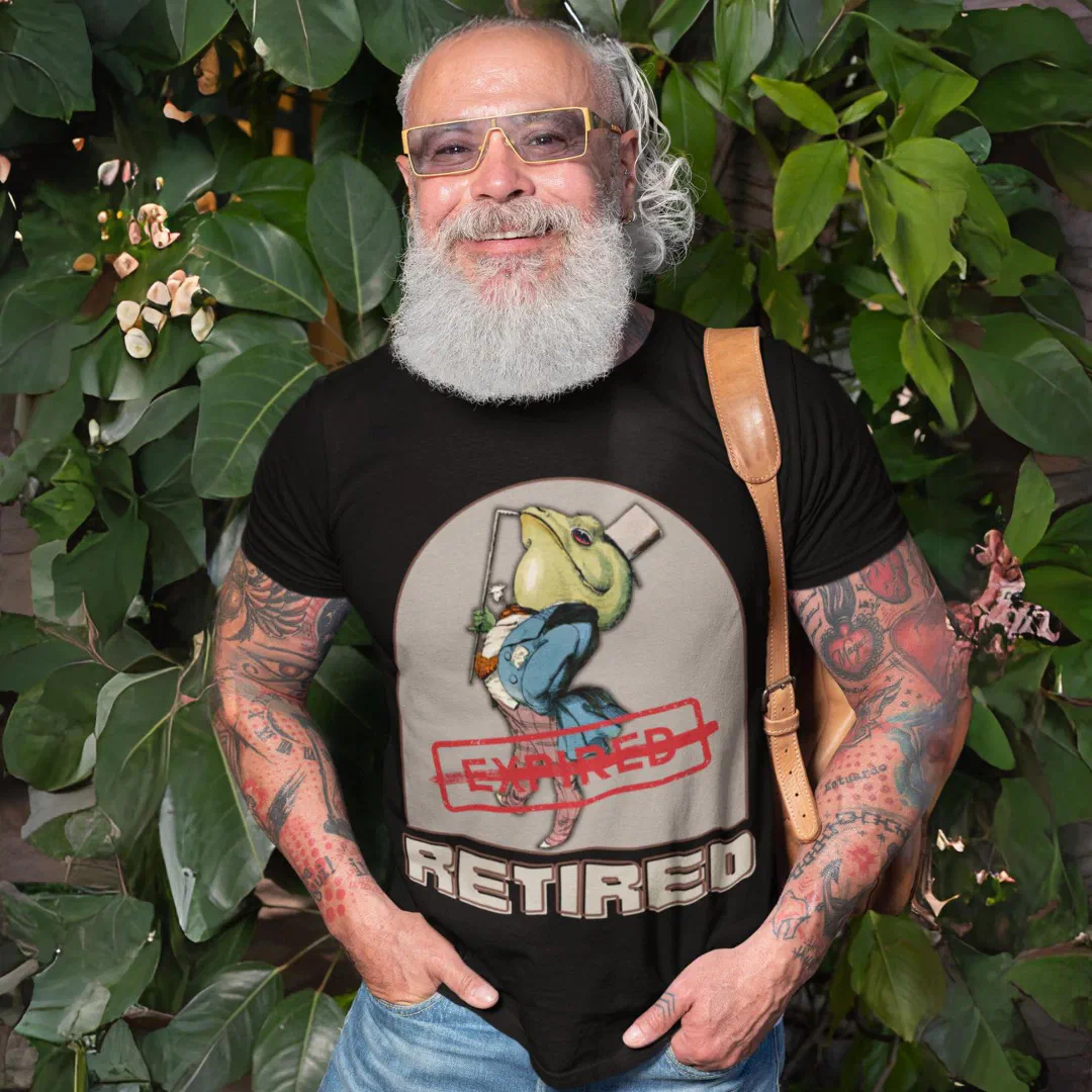 Retired Not Expired Funny Retirement Gift for Men T-Shirt (Retired Not Expired Funny Retirement Gift for Men T-Shirt)