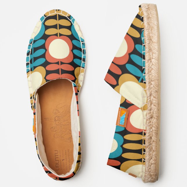 Retro 70s 60s - Groovy Mid-Century Flowers Espadrilles (Side)