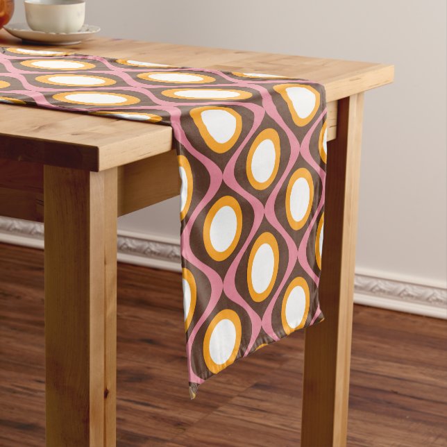 Retro 70s circular wavy pattern short table runner (In Situ)