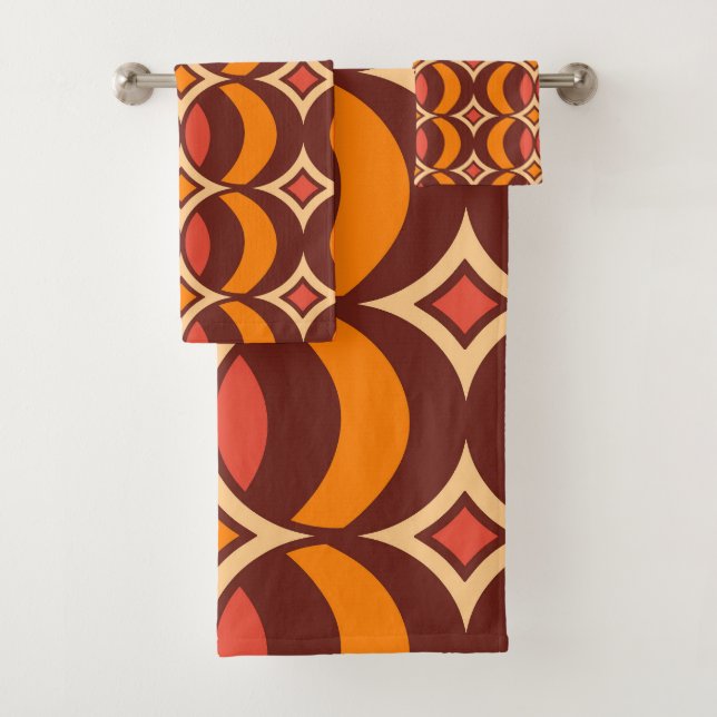 Retro 70s Geometric Globe Pattern Autumn Bath Towel Set (Insitu)
