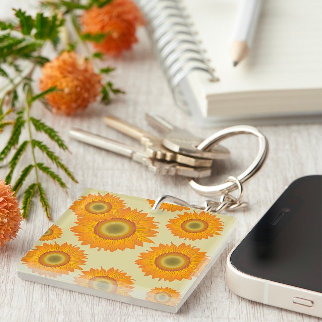 Retro 70s Yellow Sunflower Floral Pattern Keychain (Creator Uploaded)