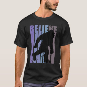 Retro Bigfoot Believe Yeti Purple Bigfoot Vintage T-Shirt
