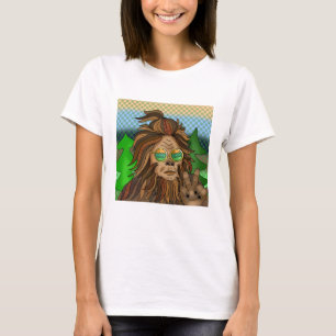 Retro Bigfoot   Vintage Colors Sasquatch Pop Art  T-Shirt