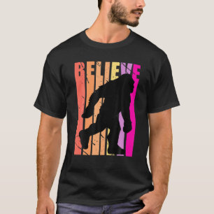 Retro Bigfoot Yeti Vintage Distressed Fun Birthday T-Shirt