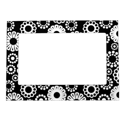 Retro black white flowers Magnetic Frame