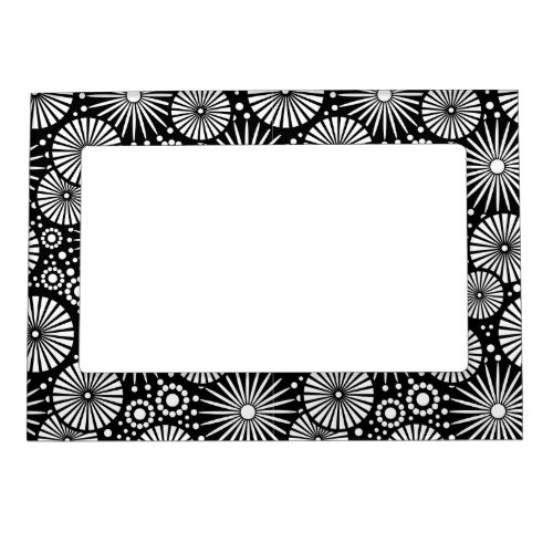 Retro black white flowers Magnetic Frame