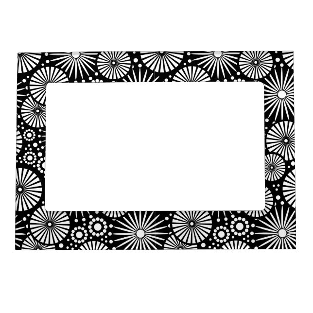 Retro black white flowers Magnetic Frame (Front)