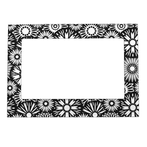 Retro black white flowers Magnetic Frame