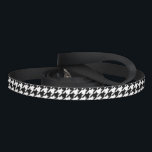 Retro Black White Hounds-tooth Weaving Pattern Pet Leash<br><div class="desc">Get your pooch this sturdy dog leash with a classic hounds-tooth weaving pattern. The hounds-tooth weaving pattern is one of the most fashionable pattern of modern times. It looks absolutely fabulous on any product. In standard black and white. Although an old tessellation pattern, it is today very popular again with...</div>
