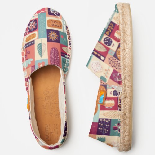 Retro Botanical Blooms  Floral Pattern Espadrilles