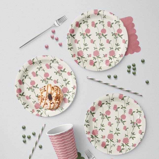 Retro Botanical Meadow Clover | Vintage Archive Paper Plates (Creator Uploaded)