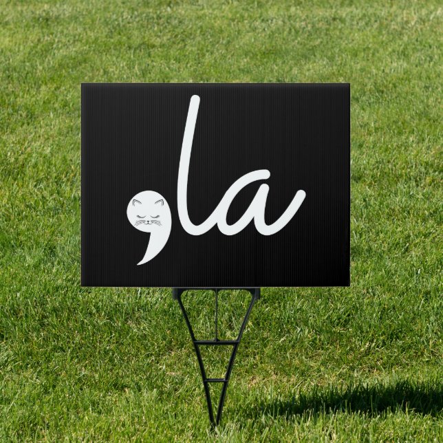 Retro Cat Comma La Kamala Harris For President 24 Sign (Insitu)