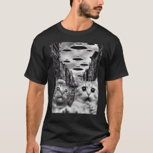Retro Cat UFO Selfie Alien Humor T-Shirt