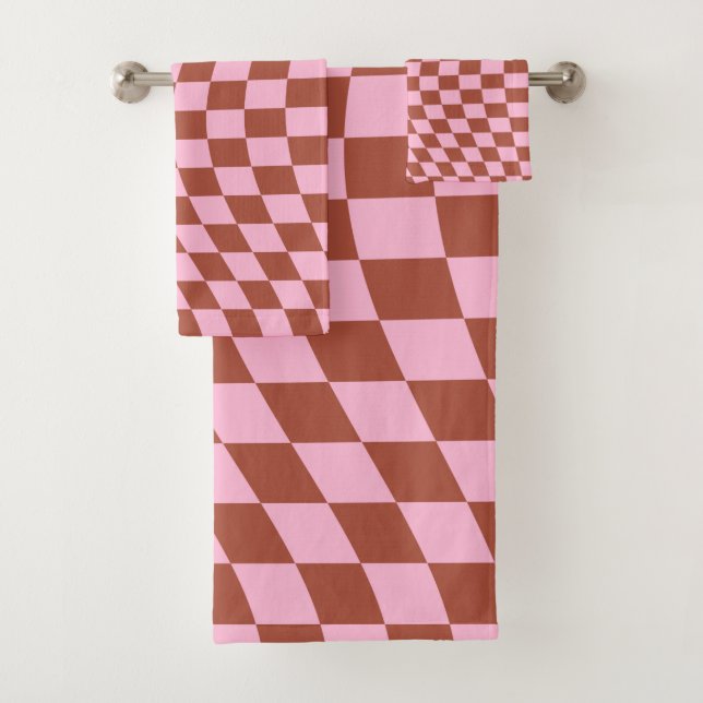Retro Check Pattern Pink And Brown Checkerboard Bath Towel Set (Insitu)
