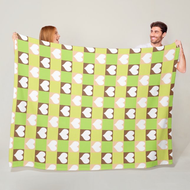 Retro Checkerboard Heart Pattern Fleece Blanket (In Situ)