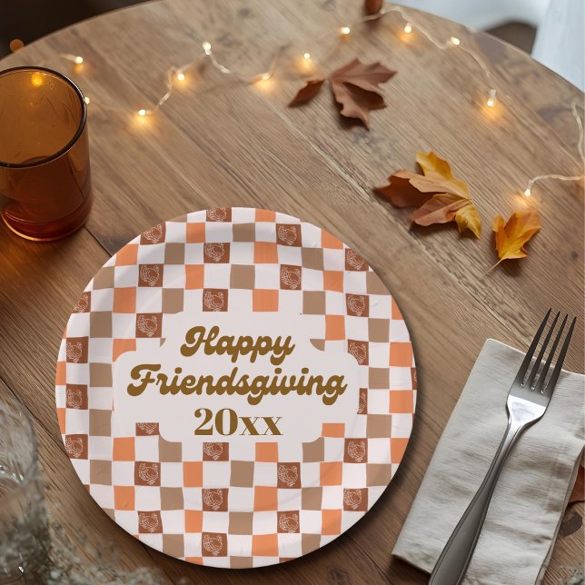 Retro Checkered Happy Friendsgiving Year Paper Plates (Retro Checkered Happy Friendsgiving Year Paper Plates)