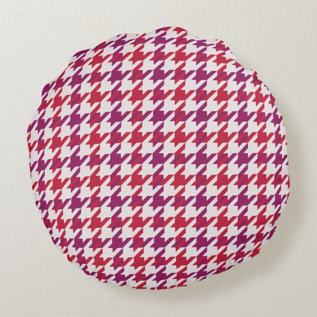 Retro crimson red purple houndstooth plaid pattern round pillow (Back)