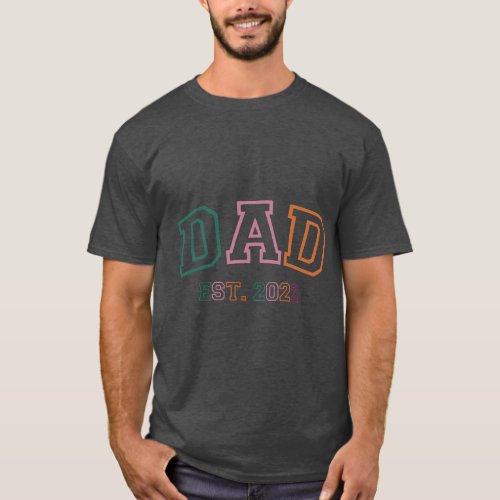 Retro Dad Est 2022 Fathers Day vintage T_Shirt