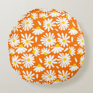 Retro daisy floral: orange vintage. round pillow