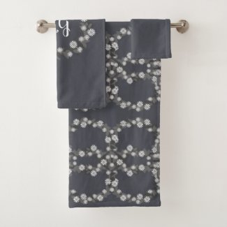 Retro Daisy Floral with Monogram Towel Set in Gray