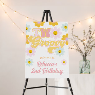 Retro Daisy Two Groovy Birthday Welcome Sign