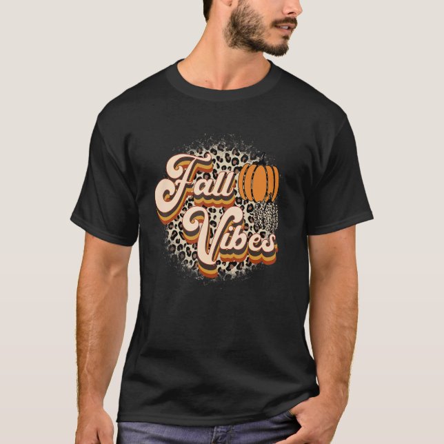 Retro Fall Vibes Leopard Pumpkin Happy Thanksgivin T-Shirt (Front)