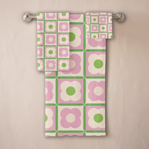 Retro Floral Checker Pattern Pink and Green Bath Towel Set