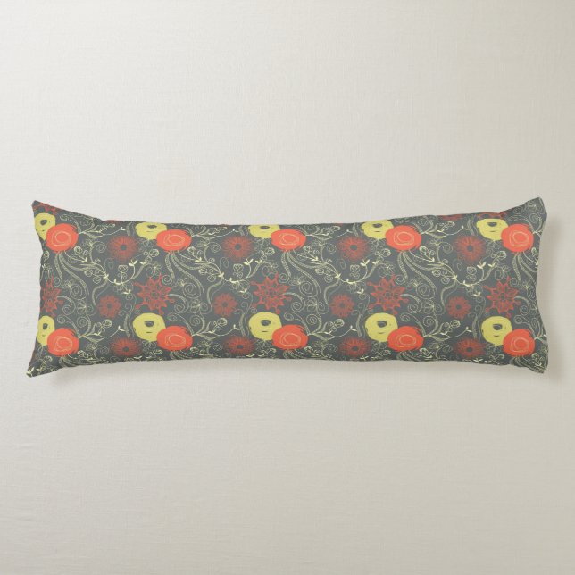 Retro floral pattern body pillow (Front)