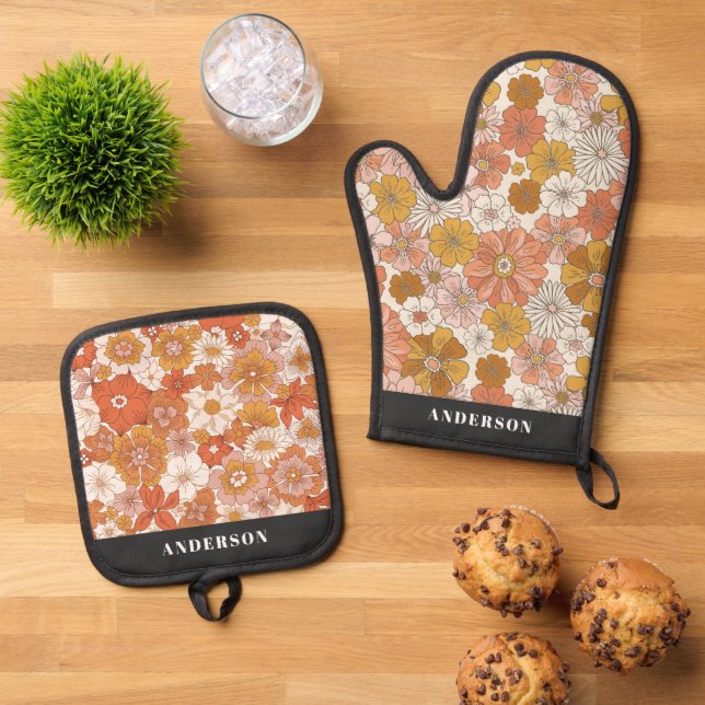 Retro Floral Pattern Oven Mitt & Pot Holder Set (Top Down)