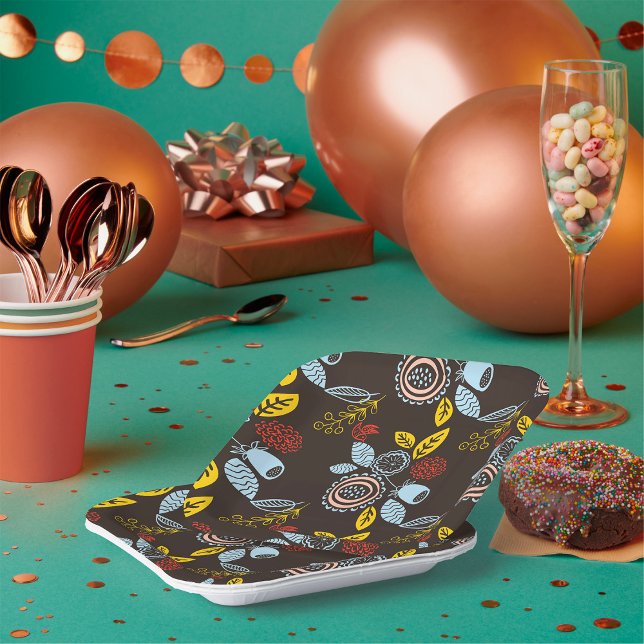 Retro Floral Pattern Paper Plates (Creator Uploaded)