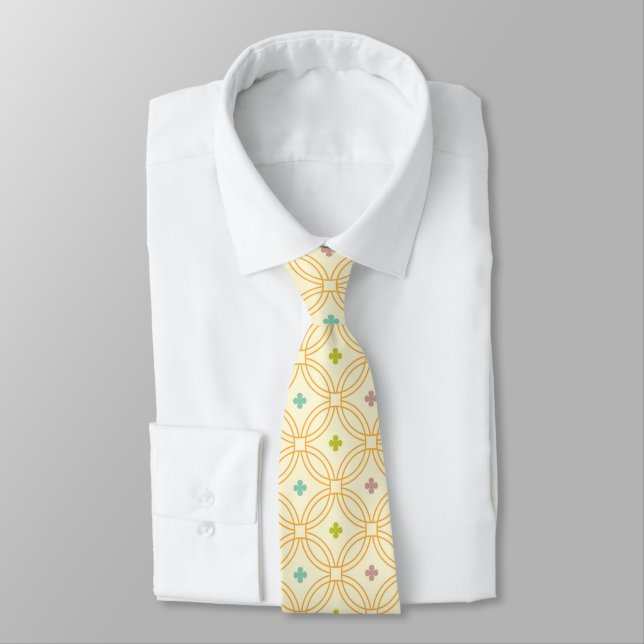 Retro Geometric Interlocking Circle Pattern Neck Tie (Tied)
