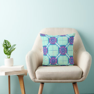 Retro Geometric Pattern Throw Pillow