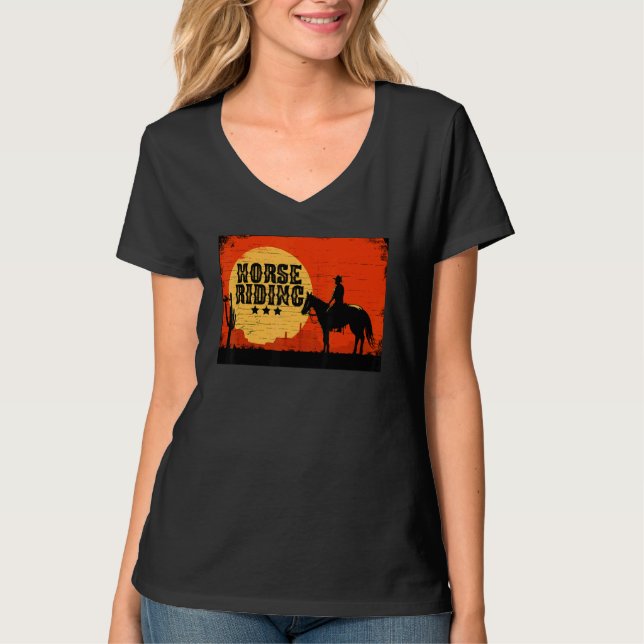 Retro Graphic Horse Lover Equestrian Rider Horses  T-Shirt (Front)