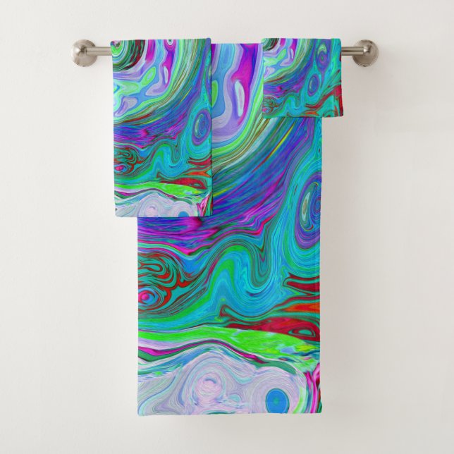 Retro Green, Red and Magenta Abstract Groovy Swirl Bath Towel Set (Insitu)