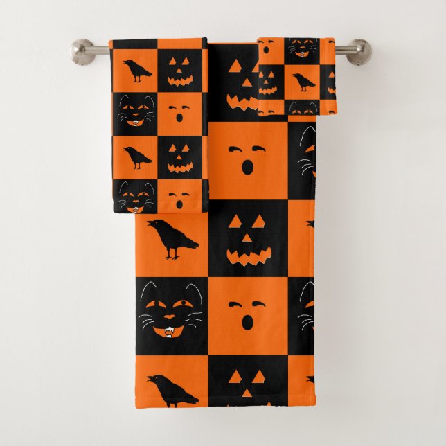 Retro Halloween Faces towel set (Insitu)