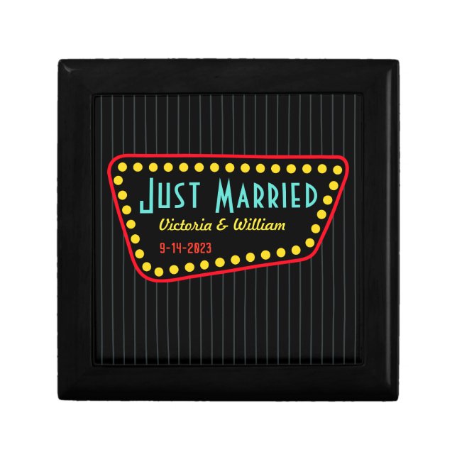 Retro Just Married Wedding Jewelry Box  (Front)