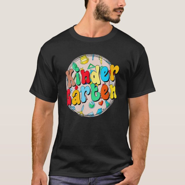 Retro Kindergarten Girls Boys Teacher Team Kinder  T-Shirt (Front)