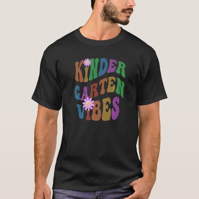 Retro KINDERGARTEN VIBES Teacher Peace Love Kinder T-Shirt (Front)