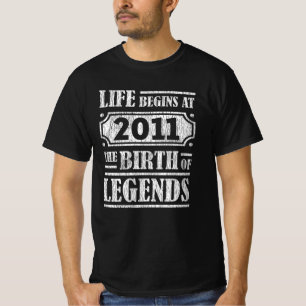Retro Legend Born in 2011 Vintage Birthday Gift T-Shirt