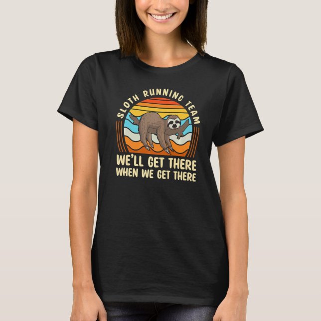 Retro  Marathoner Marathon Runner Sloth Running Te T-Shirt (Front)