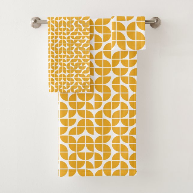 Retro Mid Century Modern Yellow Bath Towel Set (Insitu)