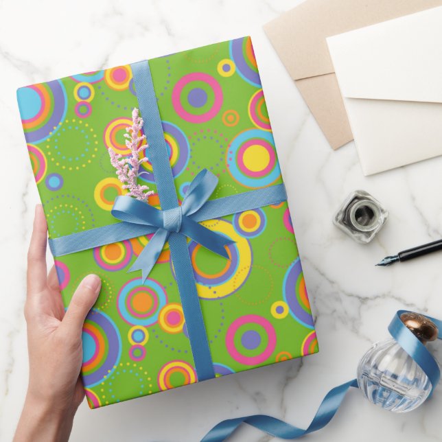 Retro Mod Circles on Green Wrapping Paper (Gifting)