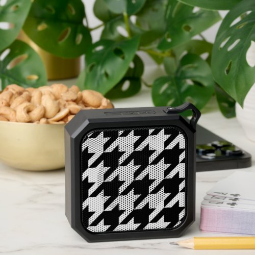 Retro Modern Black White Hounds_tooth Weaving Bluetooth Speaker